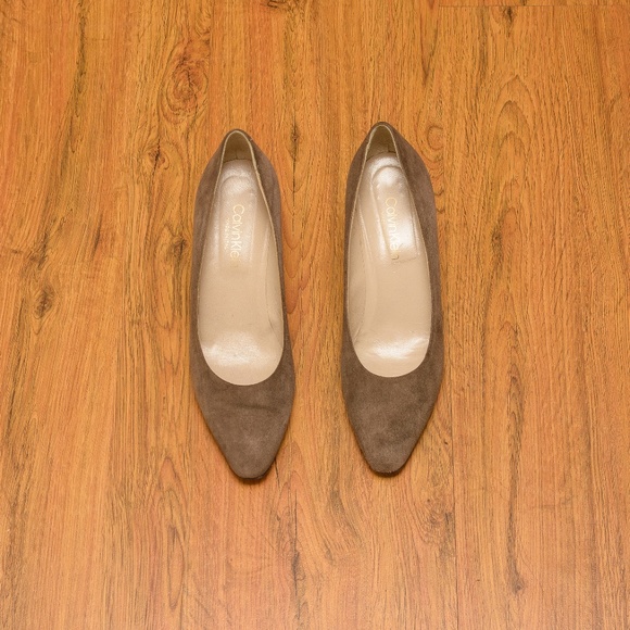 CALVIN KLEIN BROWN SUEDE KITTEN HEELS - Picture 3 of 6